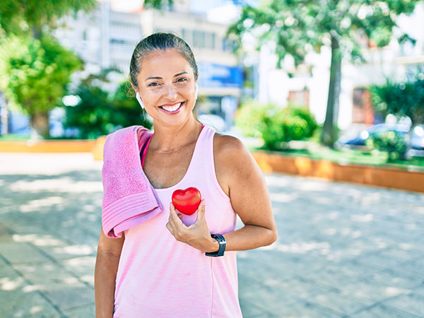 GettyImages-1269311298-women-heart-big